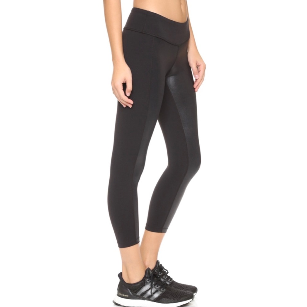 Splits59 Highlight Performance Cropped Capri Leggings - Picture 2 of 9